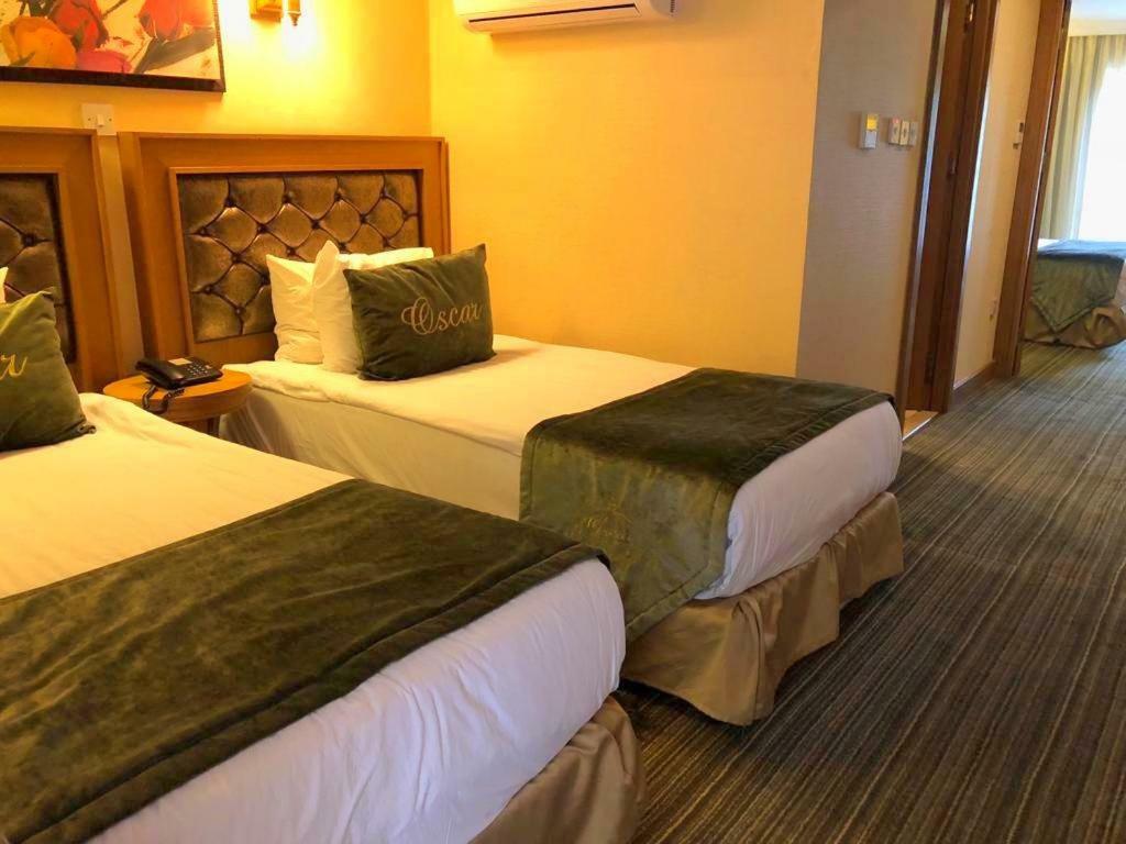 كيرينيا Oscar Beachfront Resort & Spa & Casino المظهر الخارجي الصورة