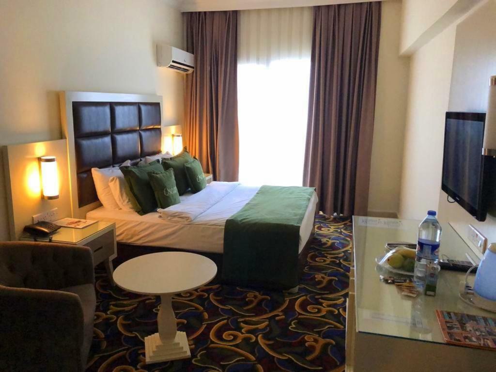 كيرينيا Oscar Beachfront Resort & Spa & Casino المظهر الخارجي الصورة