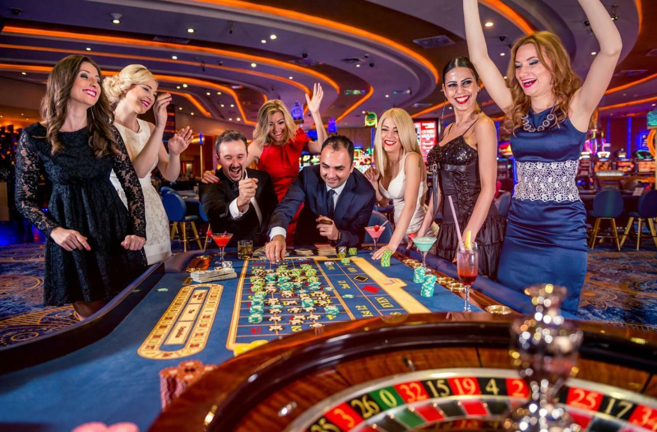 كيرينيا Oscar Beachfront Resort & Spa & Casino المظهر الخارجي الصورة