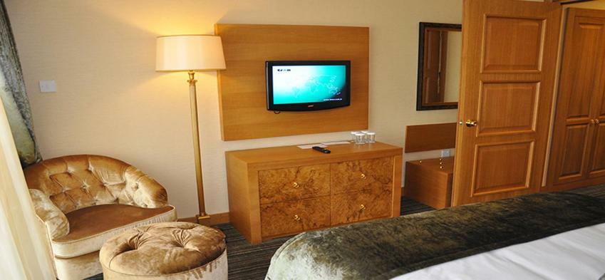 كيرينيا Oscar Beachfront Resort & Spa & Casino المظهر الخارجي الصورة