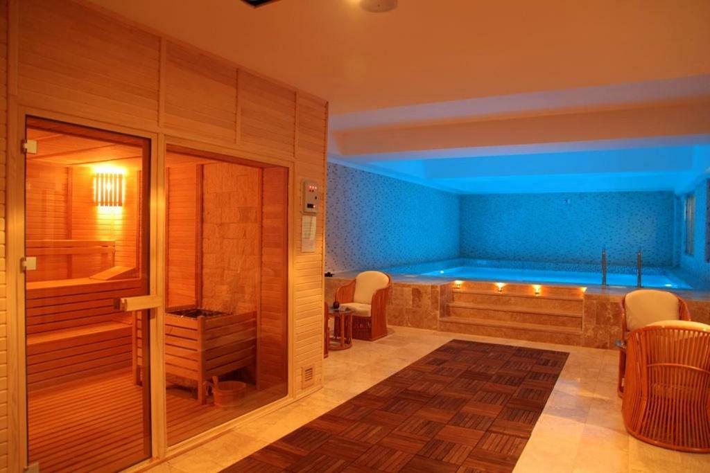 كيرينيا Oscar Beachfront Resort & Spa & Casino المظهر الخارجي الصورة