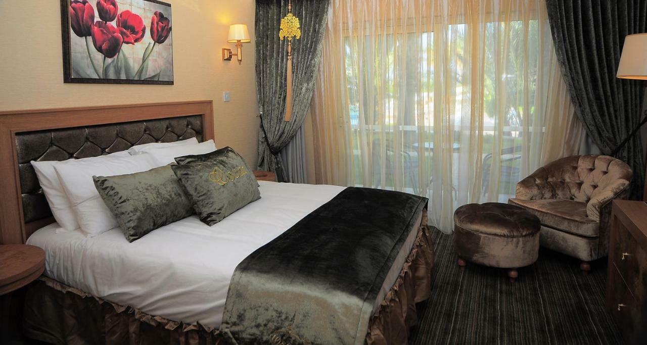 كيرينيا Oscar Beachfront Resort & Spa & Casino المظهر الخارجي الصورة