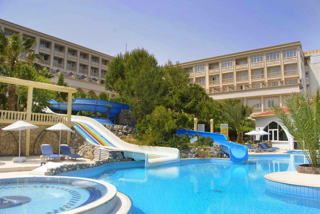 كيرينيا Oscar Beachfront Resort & Spa & Casino المظهر الخارجي الصورة