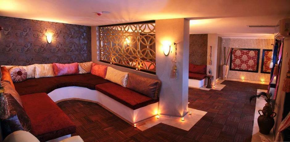 كيرينيا Oscar Beachfront Resort & Spa & Casino المظهر الخارجي الصورة