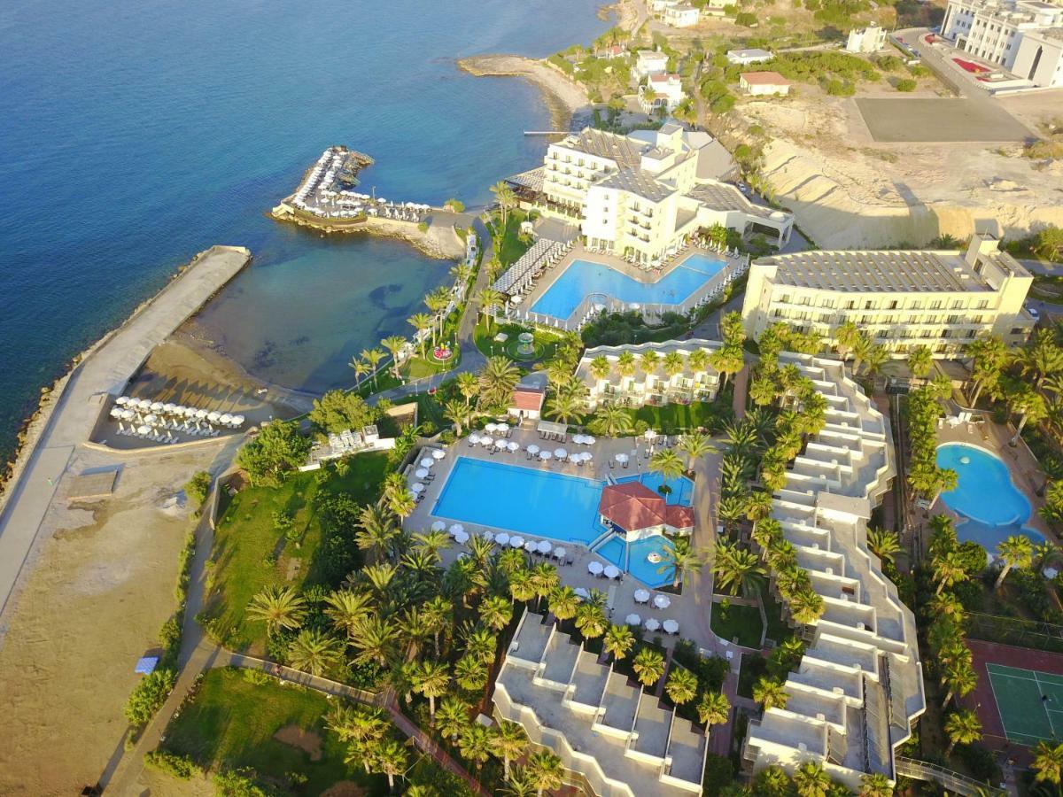كيرينيا Oscar Beachfront Resort & Spa & Casino المظهر الخارجي الصورة