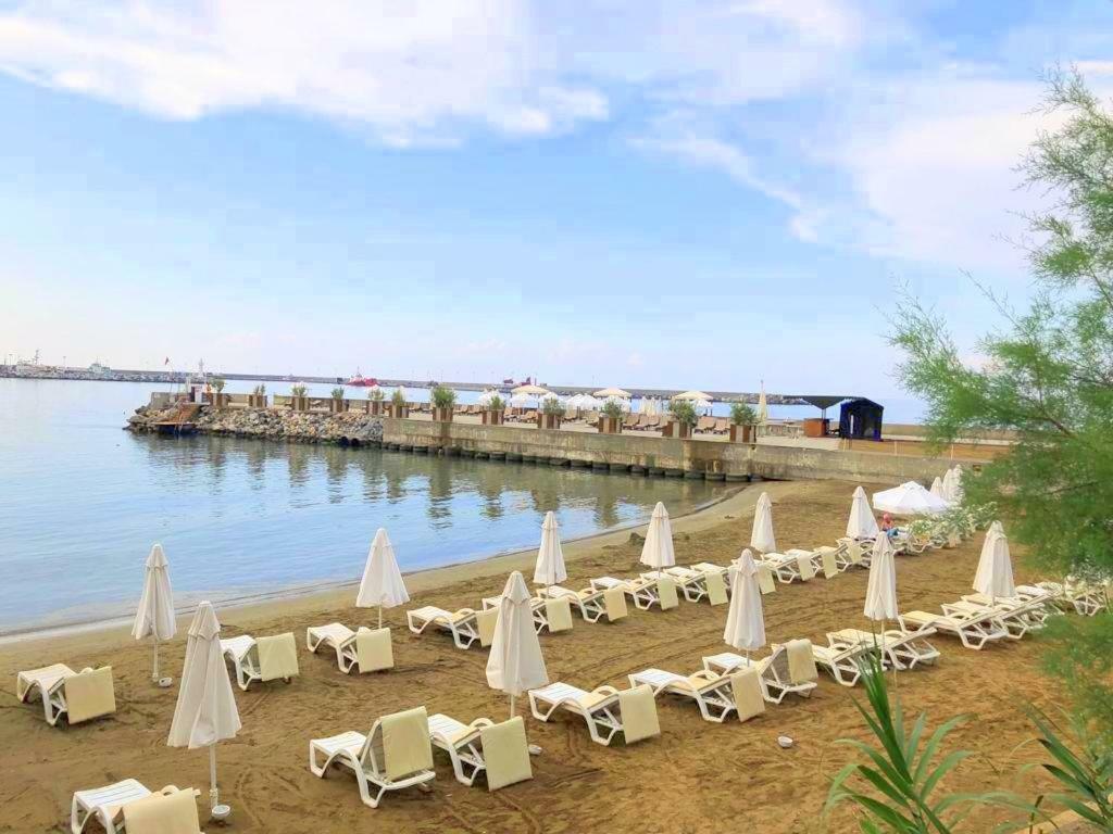 كيرينيا Oscar Beachfront Resort & Spa & Casino المظهر الخارجي الصورة