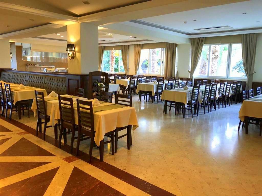 كيرينيا Oscar Beachfront Resort & Spa & Casino المظهر الخارجي الصورة