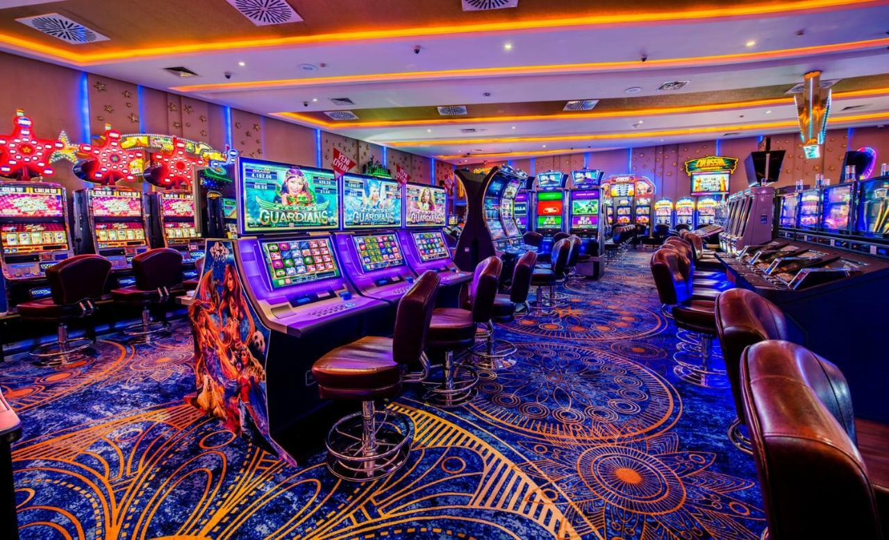 كيرينيا Oscar Beachfront Resort & Spa & Casino المظهر الخارجي الصورة